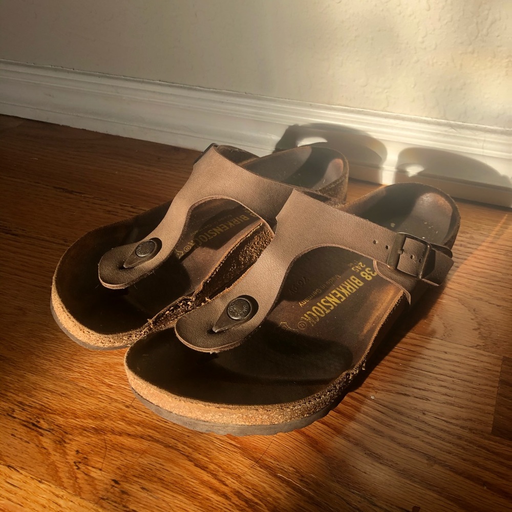 SOLD Brown Gizeh Birkenstocks